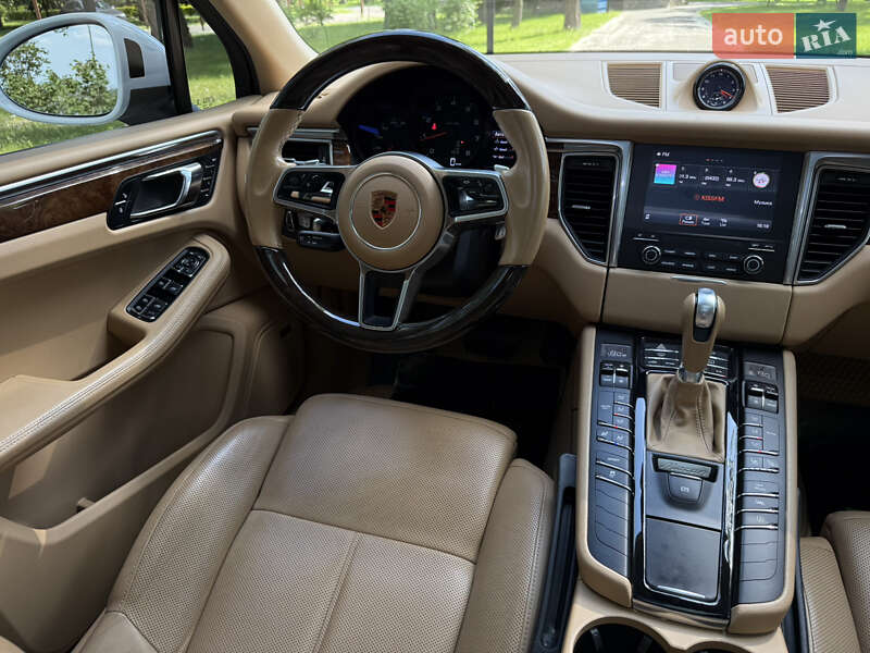 Внедорожник / Кроссовер Porsche Macan 2016 в Черкассах