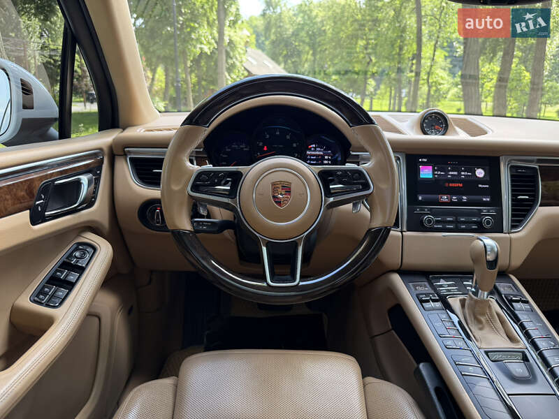 Внедорожник / Кроссовер Porsche Macan 2016 в Черкассах