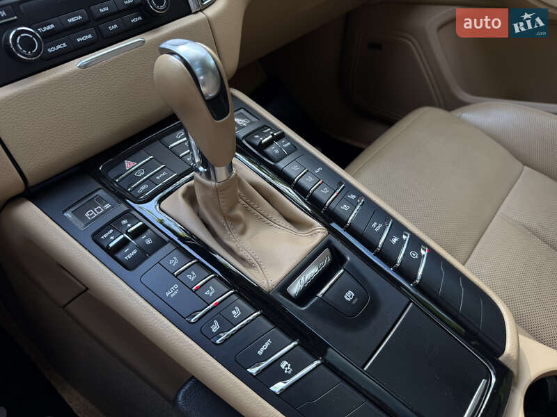 Внедорожник / Кроссовер Porsche Macan 2016 в Черкассах