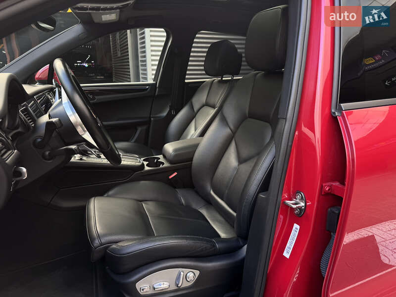 Внедорожник / Кроссовер Porsche Macan 2017 в Киеве фото 35 Внедорожник / Кроссовер Porsche Macan 2017 в Киеве