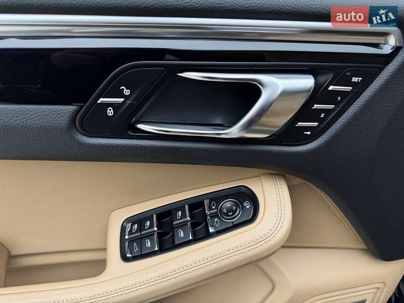 Внедорожник / Кроссовер Porsche Macan 2018 в Киеве