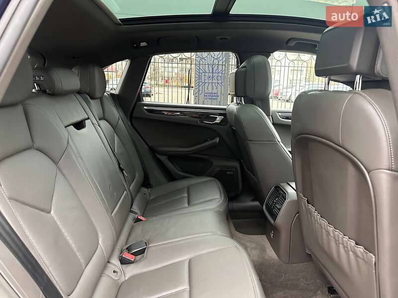 Позашляховик / Кросовер Porsche Macan 2021 в Києві фото 16 Позашляховик / Кросовер Porsche Macan 2021 в Києві