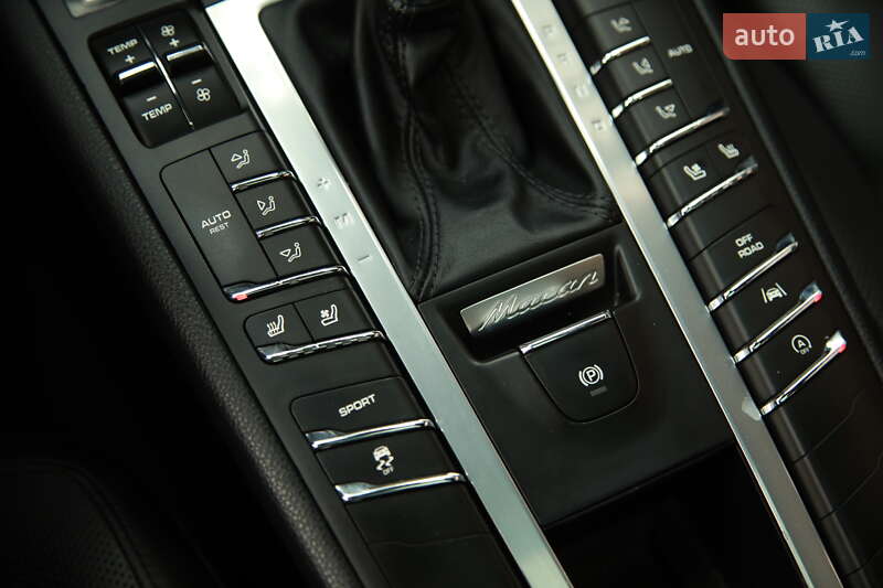 Позашляховик / Кросовер Porsche Macan 2018 в Харкові