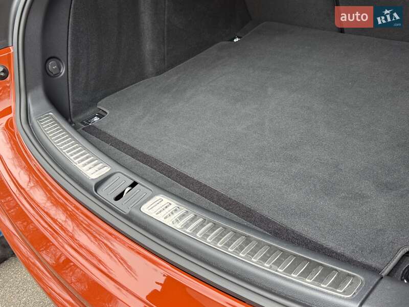 Позашляховик / Кросовер Porsche Macan 2022 в Києві