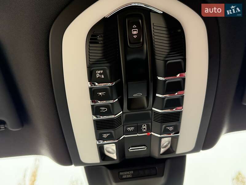 Позашляховик / Кросовер Porsche Macan 2022 в Києві