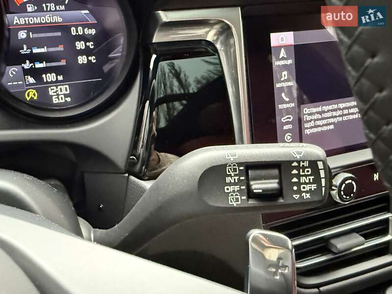 Позашляховик / Кросовер Porsche Macan 2022 в Києві