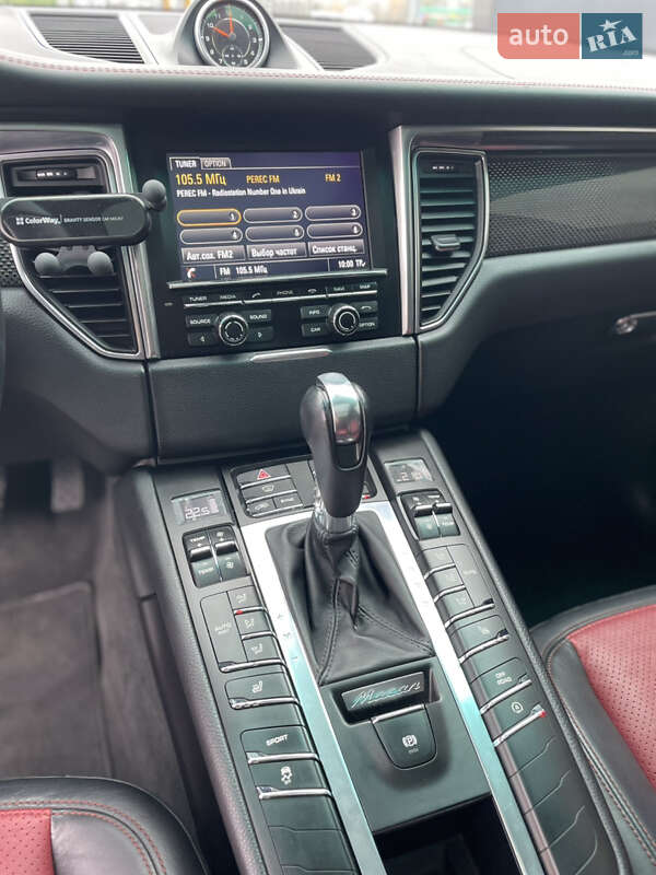 Внедорожник / Кроссовер Porsche Macan 2015 в Киеве