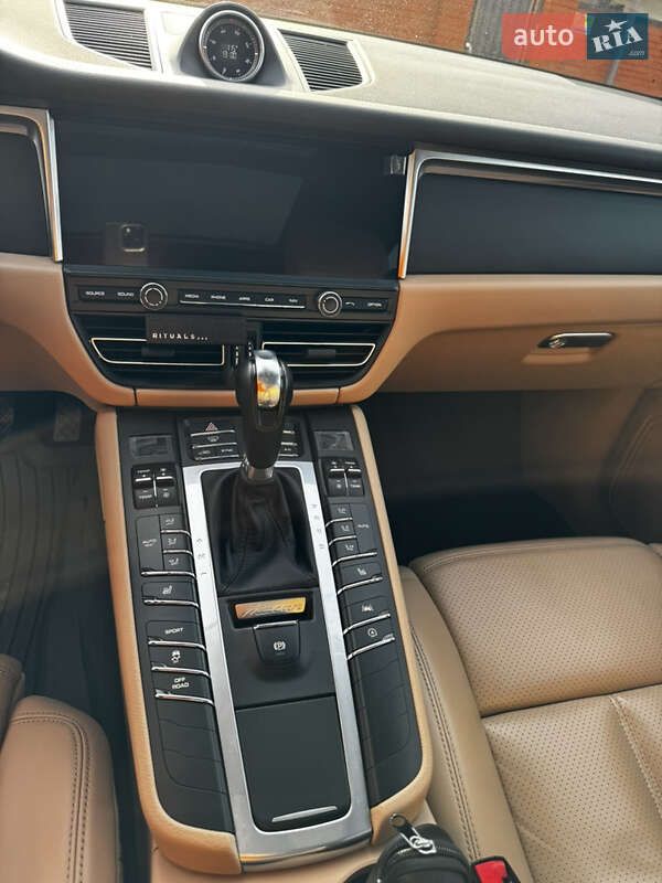 Позашляховик / Кросовер Porsche Macan 2020 в Дніпрі