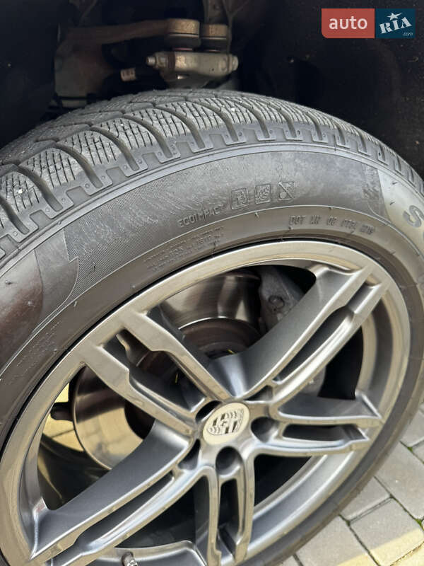 Позашляховик / Кросовер Porsche Macan 2020 в Дніпрі