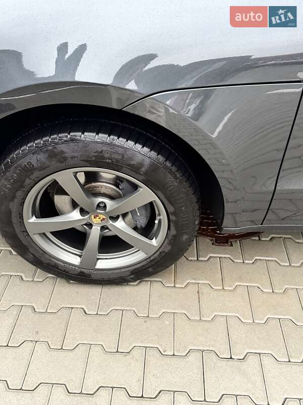 Внедорожник / Кроссовер Porsche Macan 2019 в Киеве