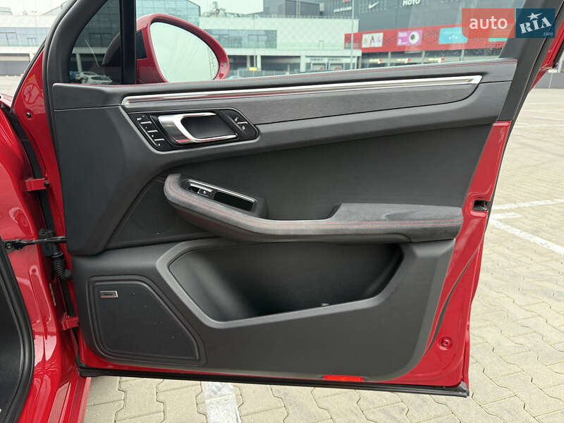 Внедорожник / Кроссовер Porsche Macan 2016 в Киеве фото 14 Внедорожник / Кроссовер Porsche Macan 2016 в Киеве