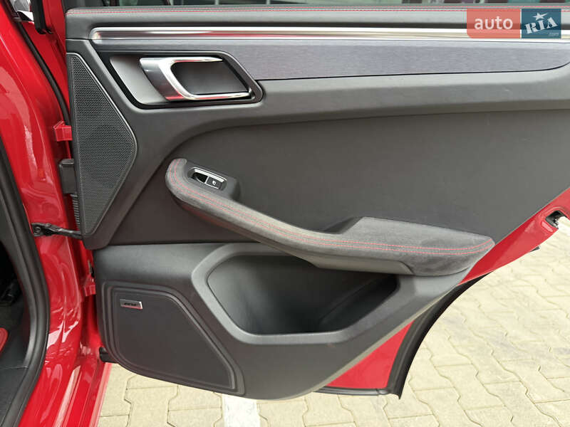 Внедорожник / Кроссовер Porsche Macan 2016 в Киеве фото 31 Внедорожник / Кроссовер Porsche Macan 2016 в Киеве