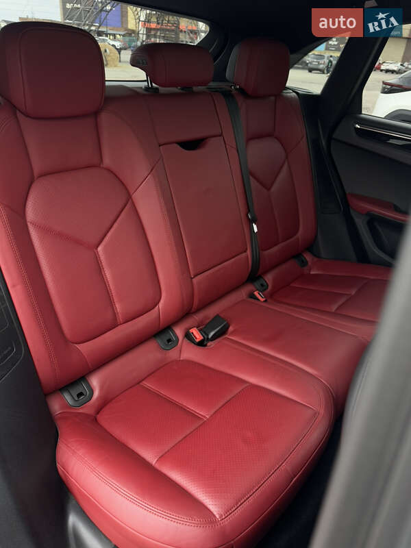 Позашляховик / Кросовер Porsche Macan 2015 в Харкові