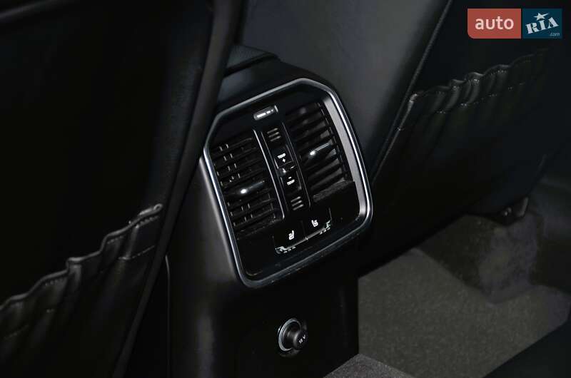 Позашляховик / Кросовер Porsche Macan 2015 в Києві