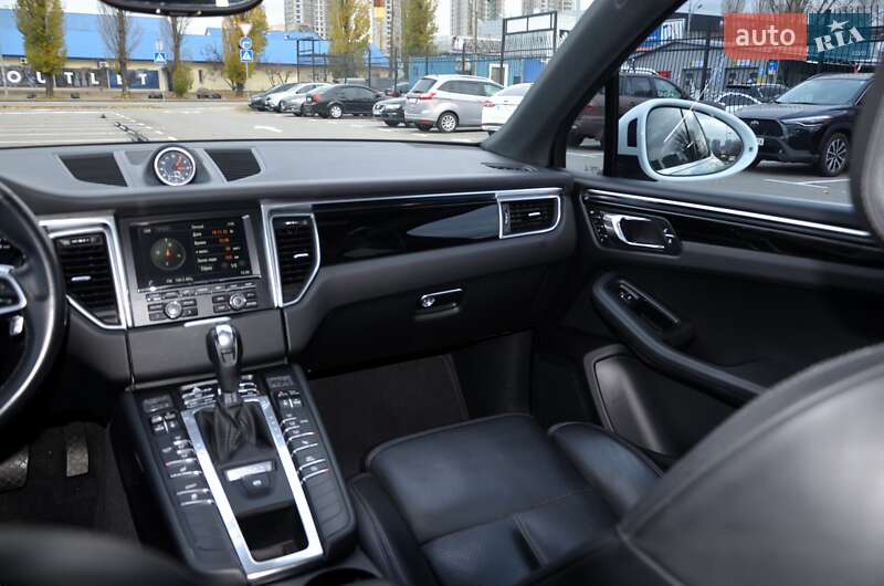 Позашляховик / Кросовер Porsche Macan 2015 в Києві