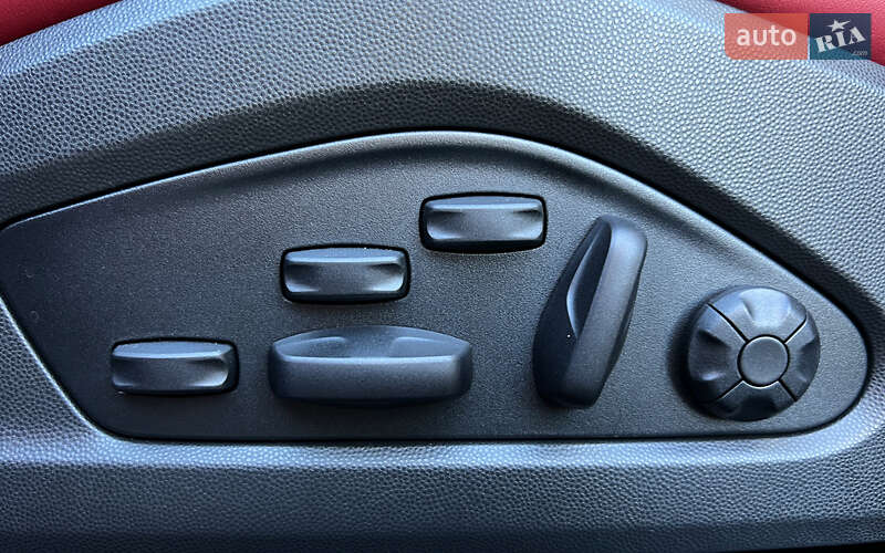 Внедорожник / Кроссовер Porsche Macan 2025 в Львове