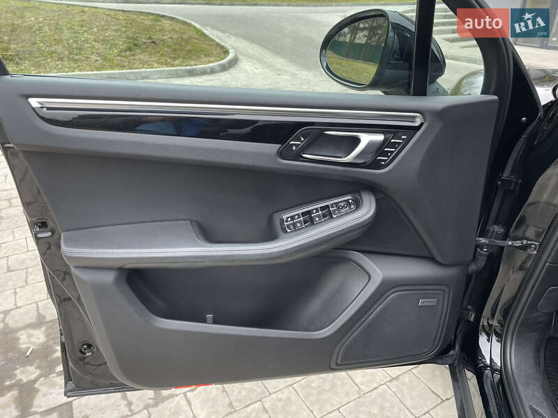 Внедорожник / Кроссовер Porsche Macan 2018 в Львове