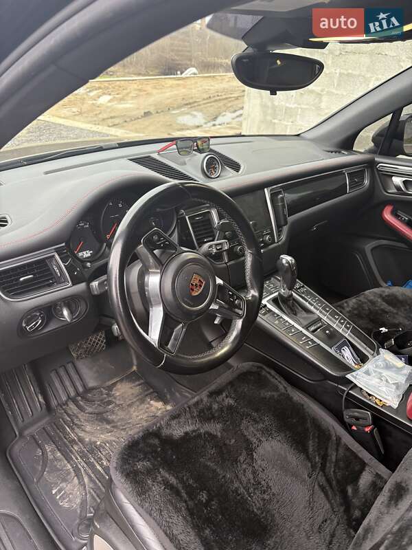 Позашляховик / Кросовер Porsche Macan 2017 в Новояворівську
