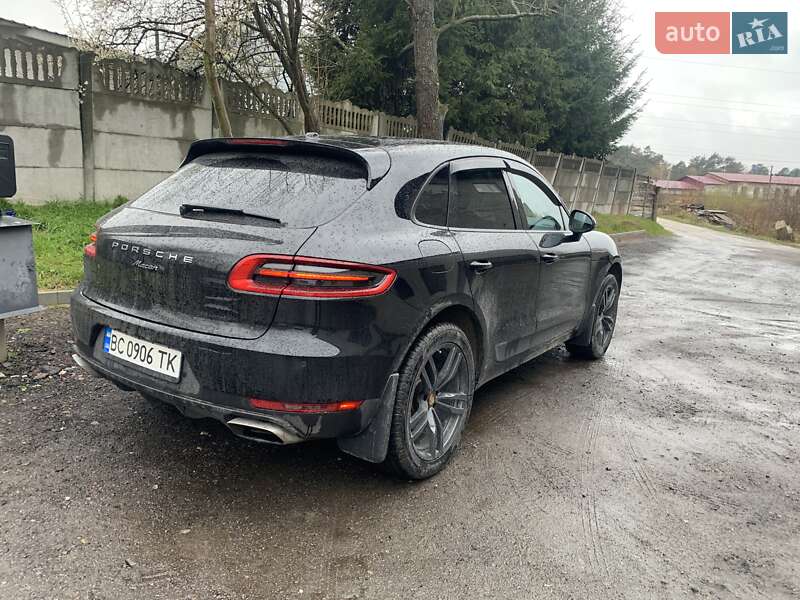 Позашляховик / Кросовер Porsche Macan 2017 в Новояворівську