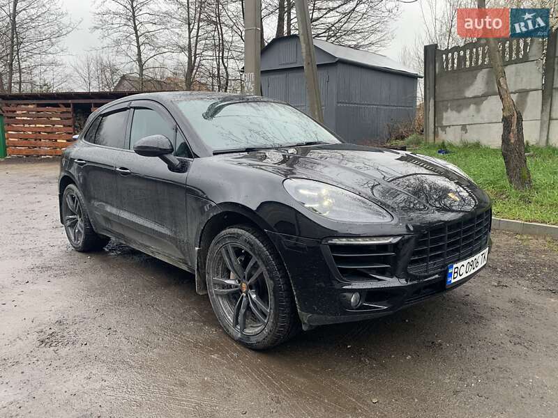Позашляховик / Кросовер Porsche Macan 2017 в Новояворівську