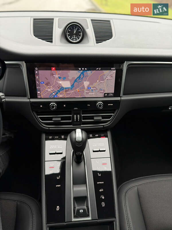 Позашляховик / Кросовер Porsche Macan 2023 в Києві