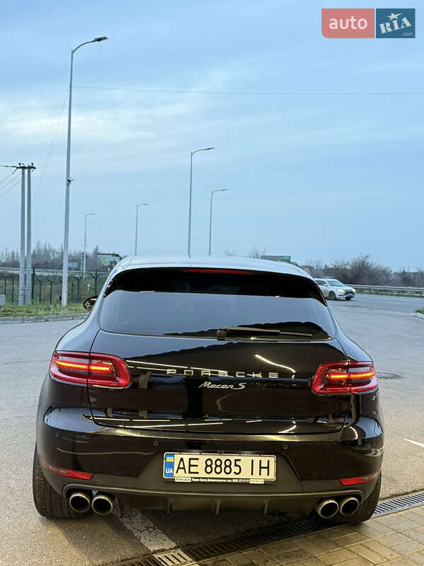 Позашляховик / Кросовер Porsche Macan 2014 в Дніпрі