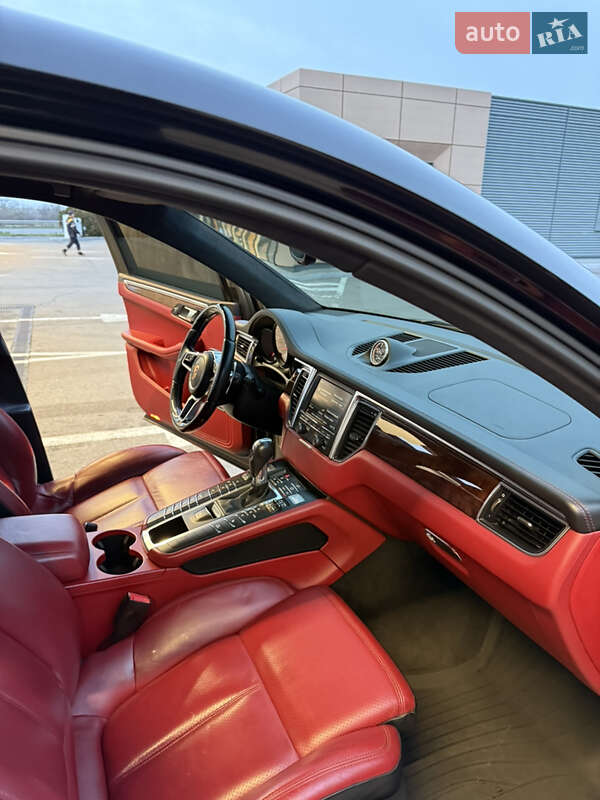 Позашляховик / Кросовер Porsche Macan 2014 в Дніпрі