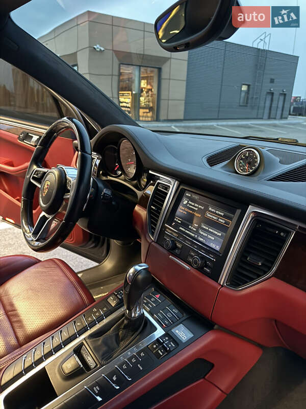 Позашляховик / Кросовер Porsche Macan 2014 в Дніпрі