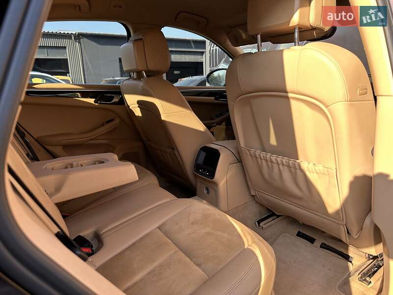 Позашляховик / Кросовер Porsche Macan 2015 в Львові