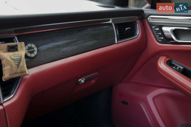 Позашляховик / Кросовер Porsche Macan 2017 в Одесі