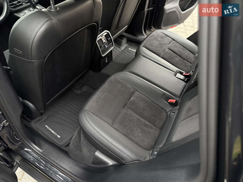 Позашляховик / Кросовер Porsche Macan 2020 в Львові