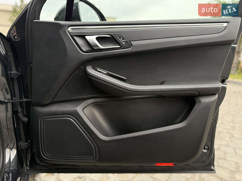 Позашляховик / Кросовер Porsche Macan 2020 в Львові