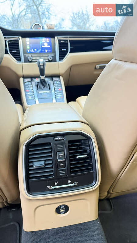 Позашляховик / Кросовер Porsche Macan 2016 в Києві