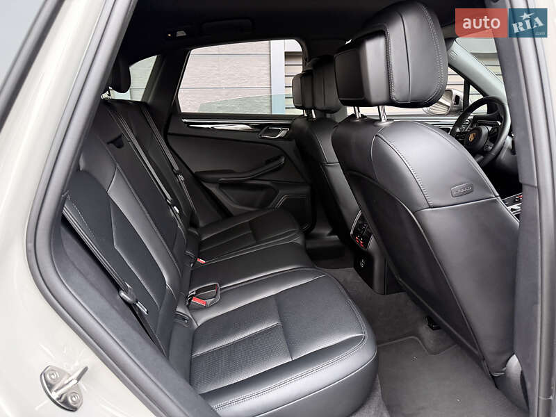 Позашляховик / Кросовер Porsche Macan 2022 в Києві