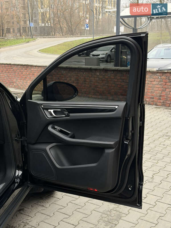 Позашляховик / Кросовер Porsche Macan 2015 в Хмельницькому