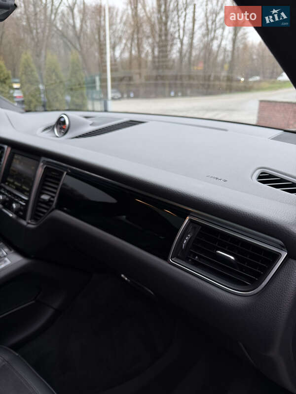 Позашляховик / Кросовер Porsche Macan 2015 в Хмельницькому