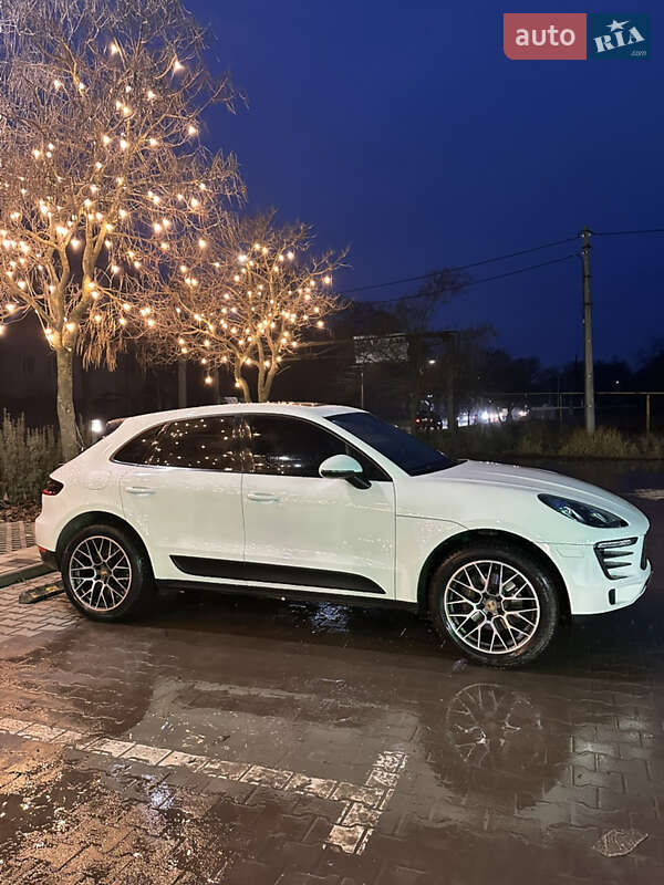 Внедорожник / Кроссовер Porsche Macan 2018 в Черновцах