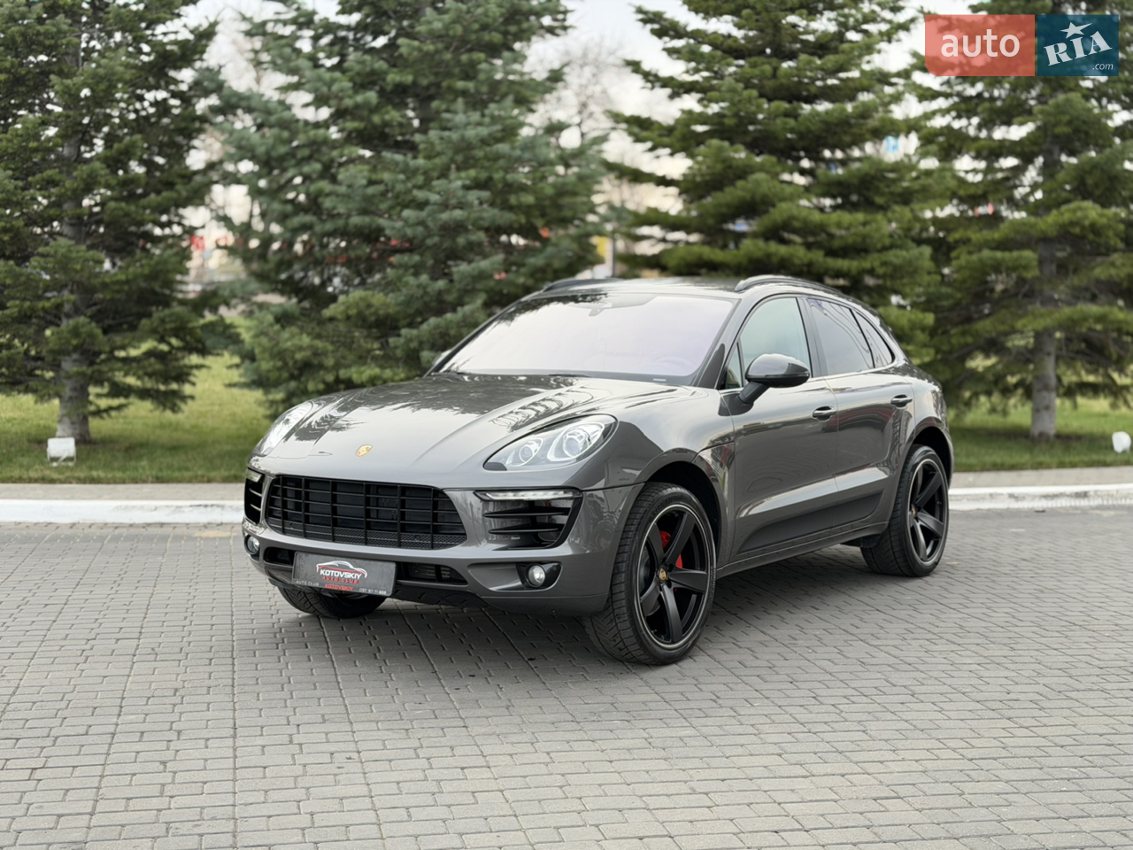 У продажу Porsche Macan 2018 року - стильний кузов, комфортна підвіска, багате оснащення, динамічний і спортивний кросовер на кожен день. Дарує багато позитивних емоцій від водіння!
Автомобіль привезли зі штатів з незначними пошкодженнями, пройшов всі етапи відновлення та сертифікацію, повністю обслуговане авто, ніяких вкладень не потребує! Готове до любих перевірок!
Ми - велике СТО з власним обладнанням і професійною командою, працюємо безпосередньо з клієнтами!