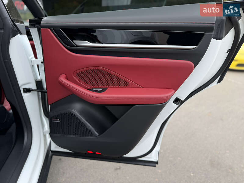 Позашляховик / Кросовер Porsche Macan 2025 в Києві