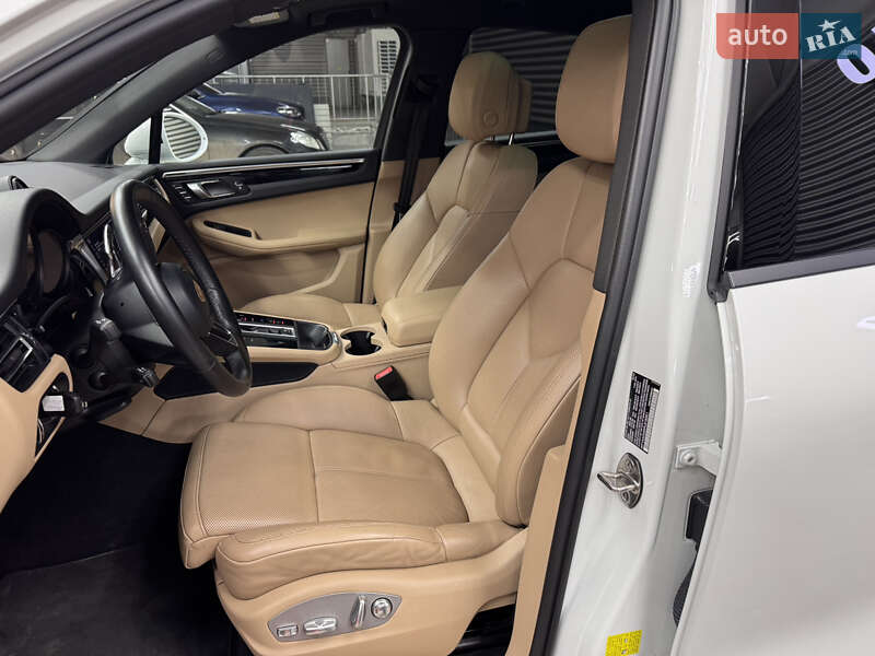 Внедорожник / Кроссовер Porsche Macan 2023 в Киеве