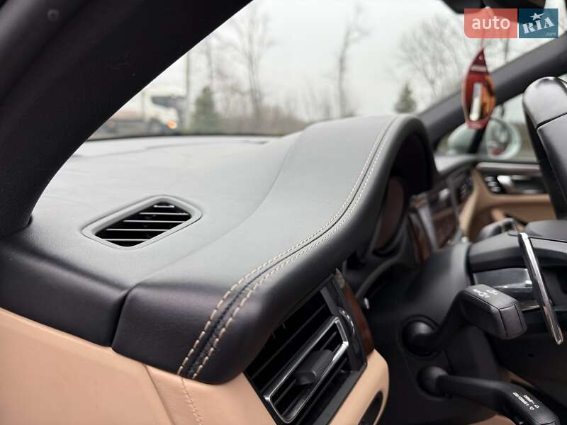 Позашляховик / Кросовер Porsche Macan 2021 в Києві