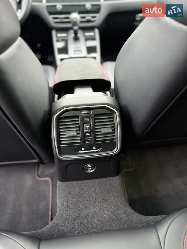 Внедорожник / Кроссовер Porsche Macan 2023 в Киеве