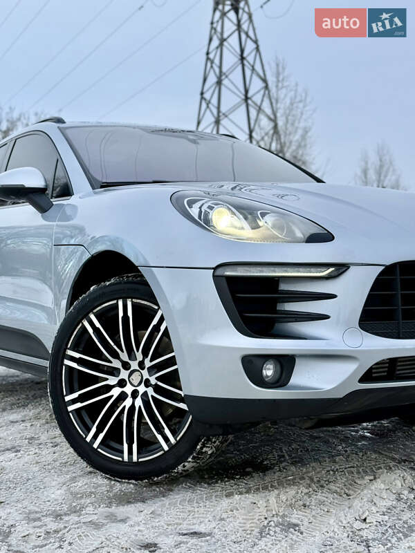 Внедорожник / Кроссовер Porsche Macan 2018 в Киеве