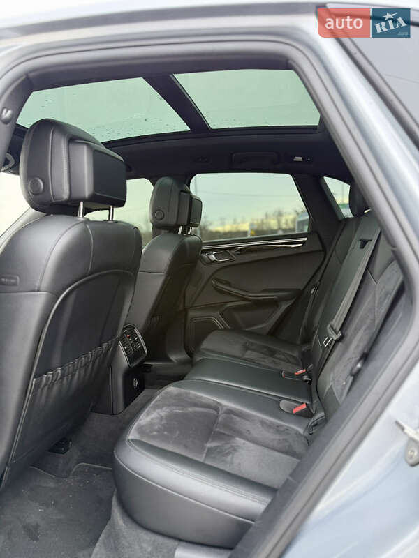 Внедорожник / Кроссовер Porsche Macan 2018 в Киеве