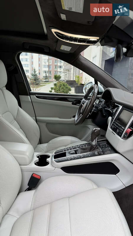 Внедорожник / Кроссовер Porsche Macan 2015 в Черновцах