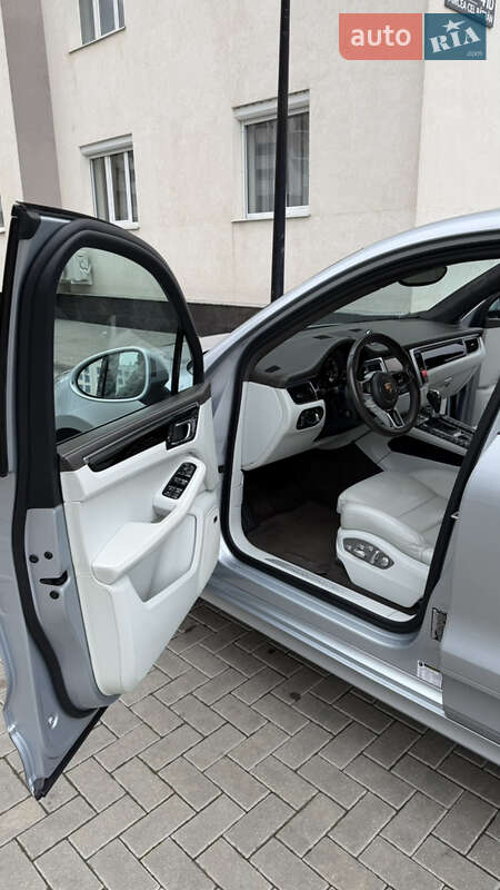 Внедорожник / Кроссовер Porsche Macan 2015 в Черновцах