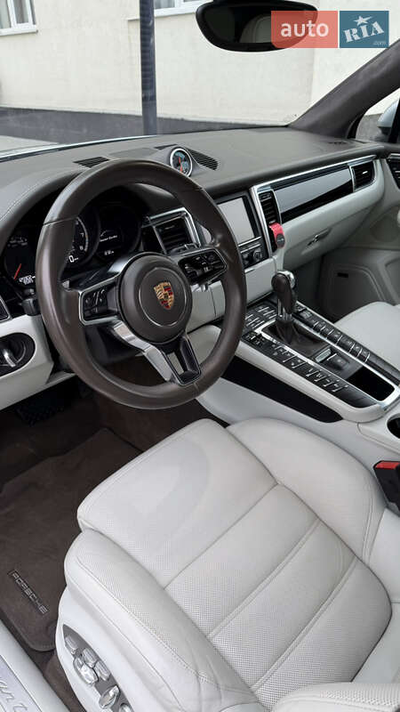 Внедорожник / Кроссовер Porsche Macan 2015 в Черновцах