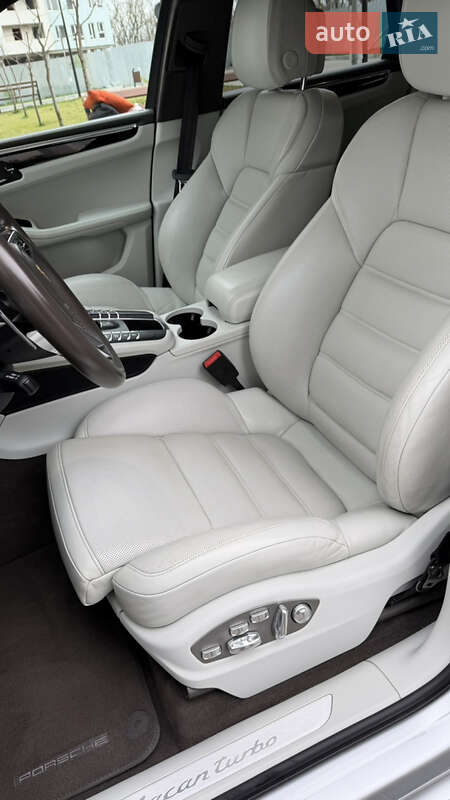 Внедорожник / Кроссовер Porsche Macan 2015 в Черновцах