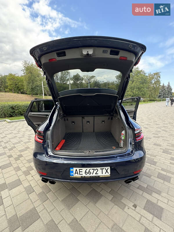 Внедорожник / Кроссовер Porsche Macan 2015 в Полтаве