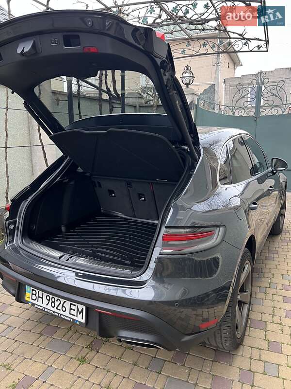 Внедорожник / Кроссовер Porsche Macan 2022 в Одессе